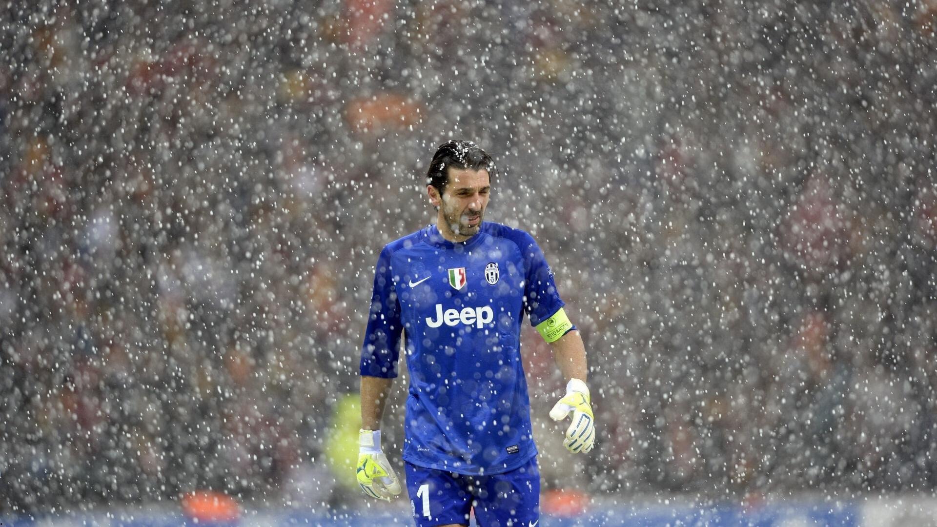 哈兰德双响炮击溃太妃糖 曼城主场高歌猛进